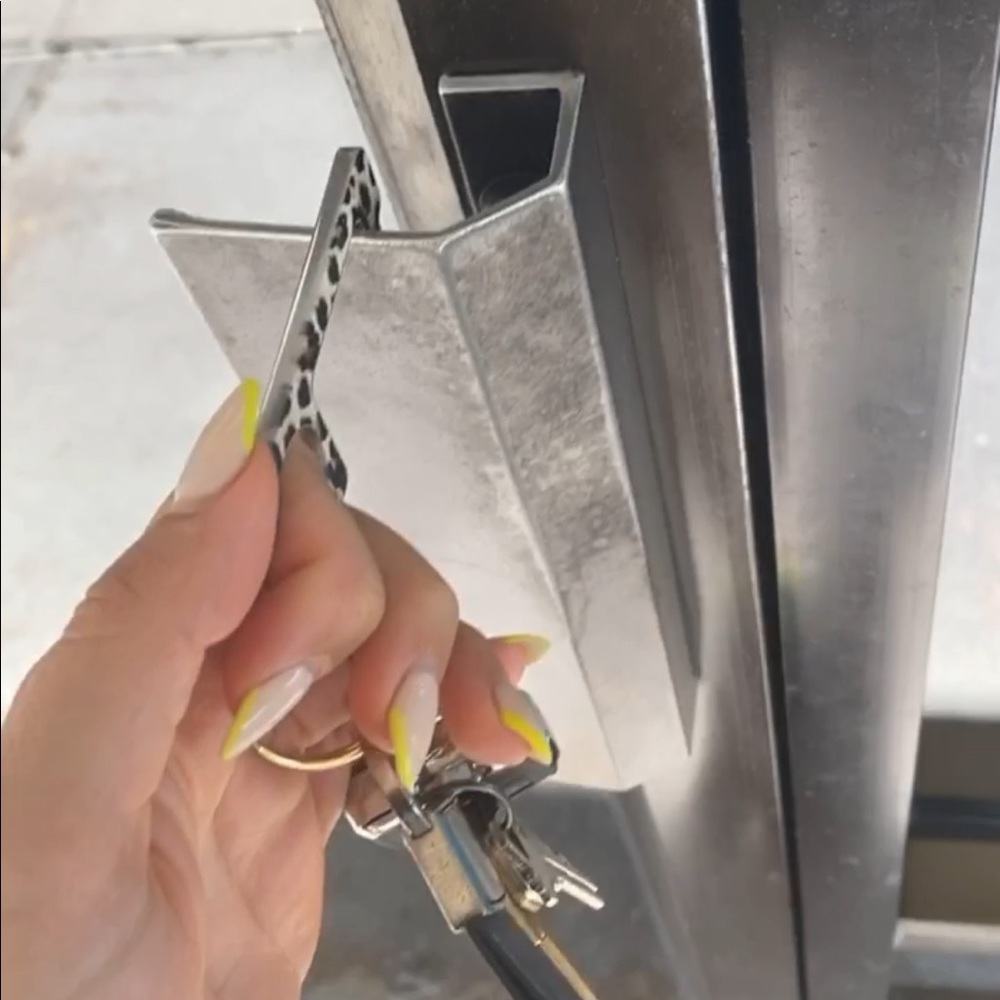 Touchless Keyring - Picture 4 of 4